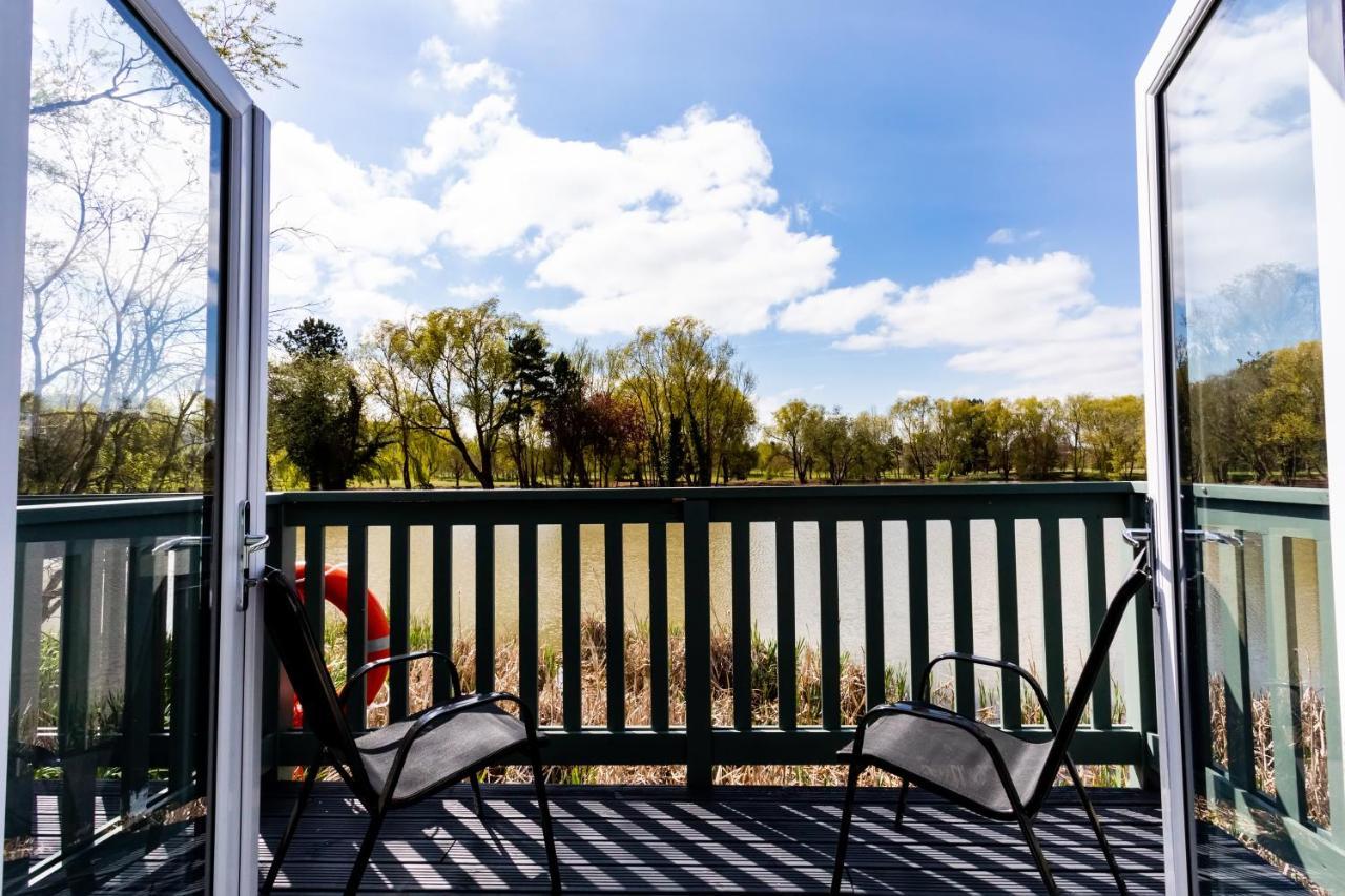 The Vale Golf & Country Club Villa Bishampton Luaran gambar